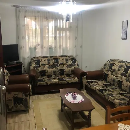 Traditional House Apartment Pogradec