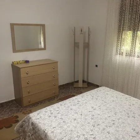 Traditional House Apartment Pogradec