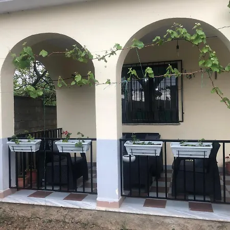 Apartment Traditional House Pogradec