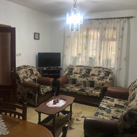 Апартаменты Traditional House *